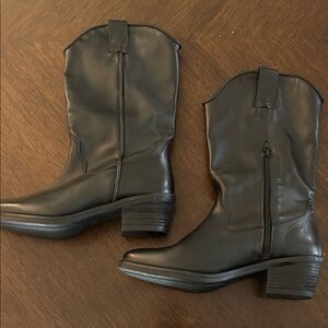 Hannah Black Heeled Leather Boots